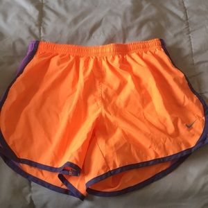 Junior Nike shorts - size L